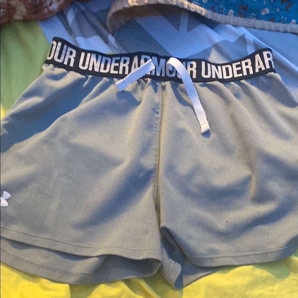 Under Armour Gray Shorts with Elastic Waistband and Drawstring